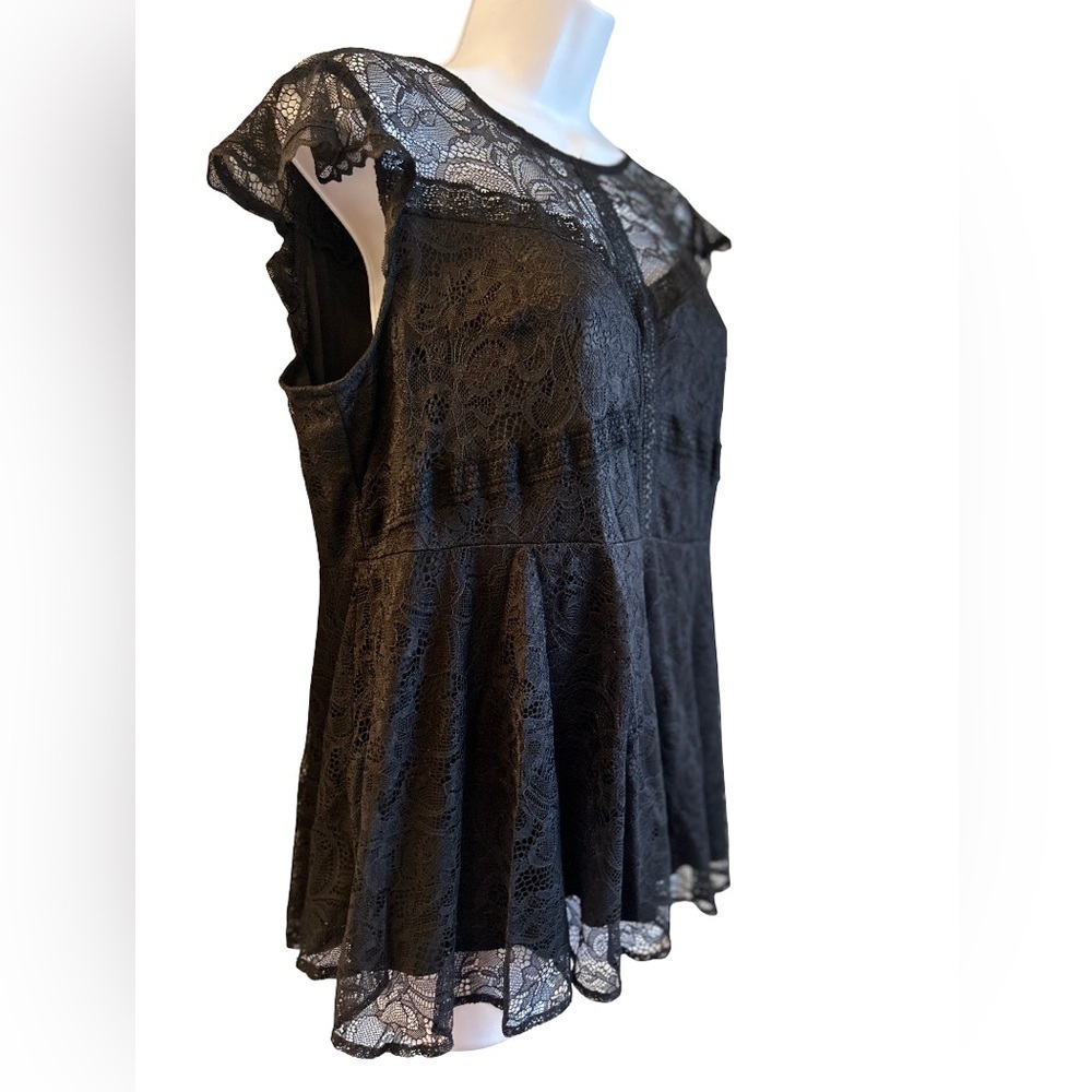 TORRID PEPLUM LACE RUFFLE SLEEVE TOP PLUS SIZE - Picture 6 of 8